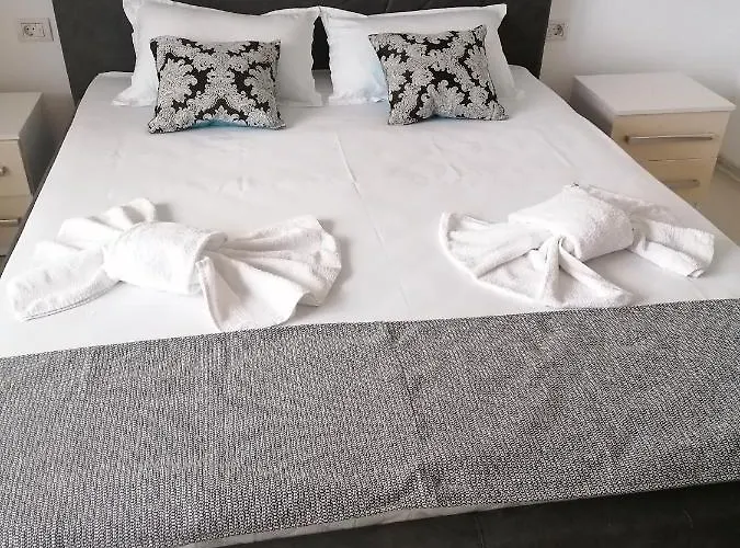 招待所 Azamara 科斯蒂内什蒂