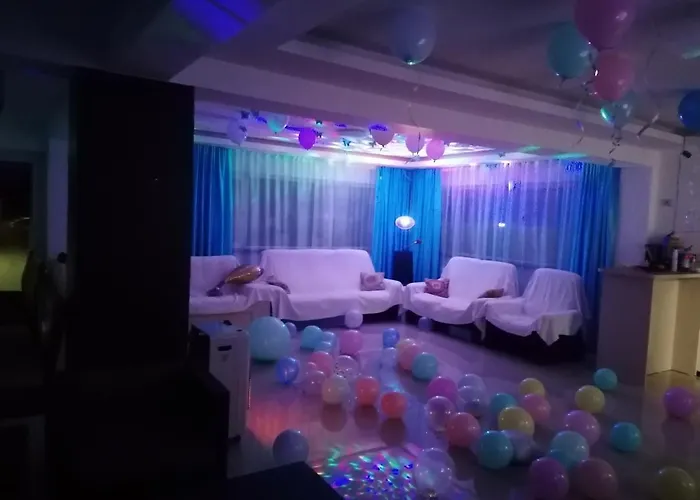 Azamara 招待所 3*