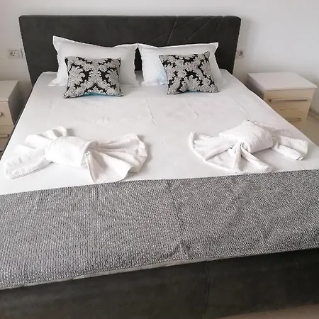 Konukevi Azamara Costinești